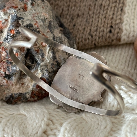 Vintage Navajo onyx sterling silver cuff - Picture 3 of 10